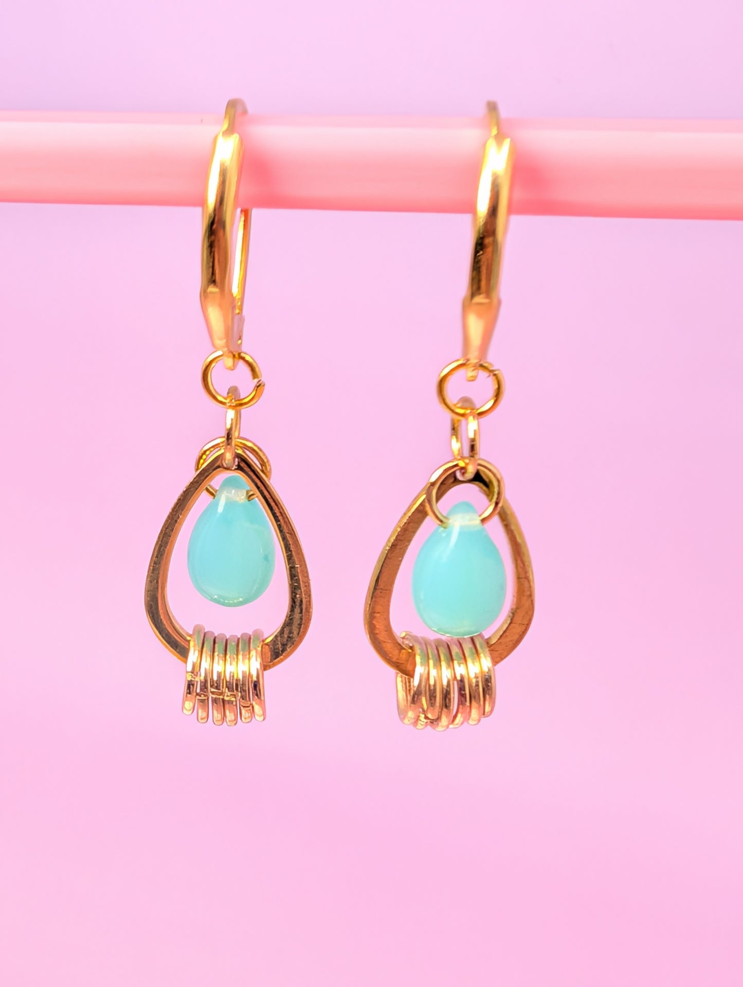 Stacked Atomic Teardrop