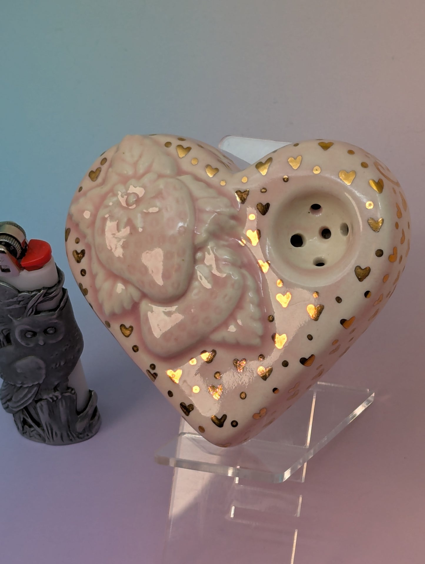 Strawberries on Heart Pipe