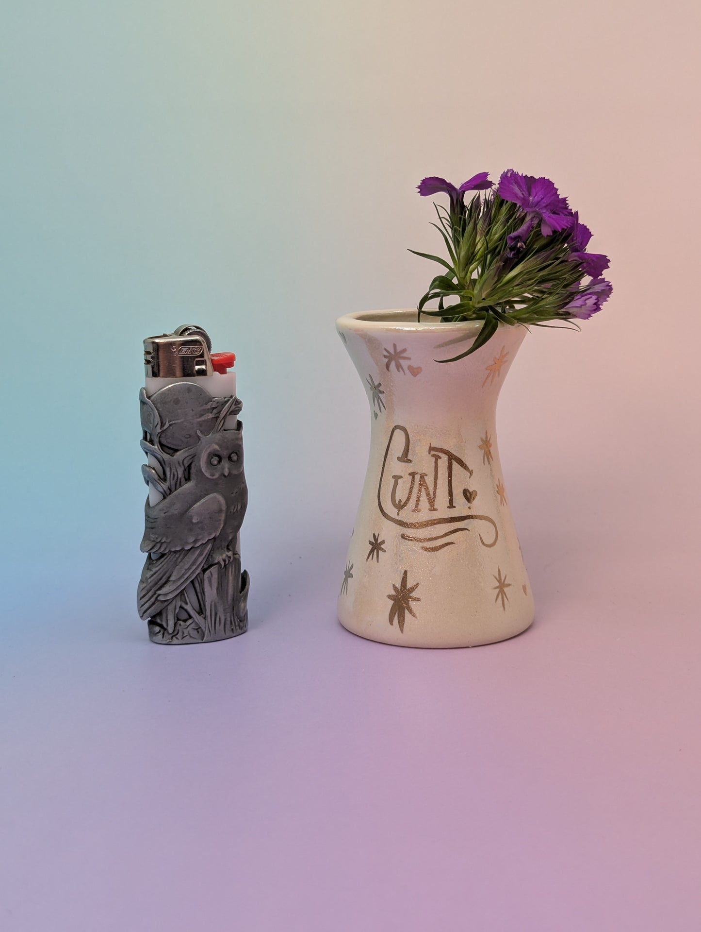 Cunty Bud Vase W/Opalescent