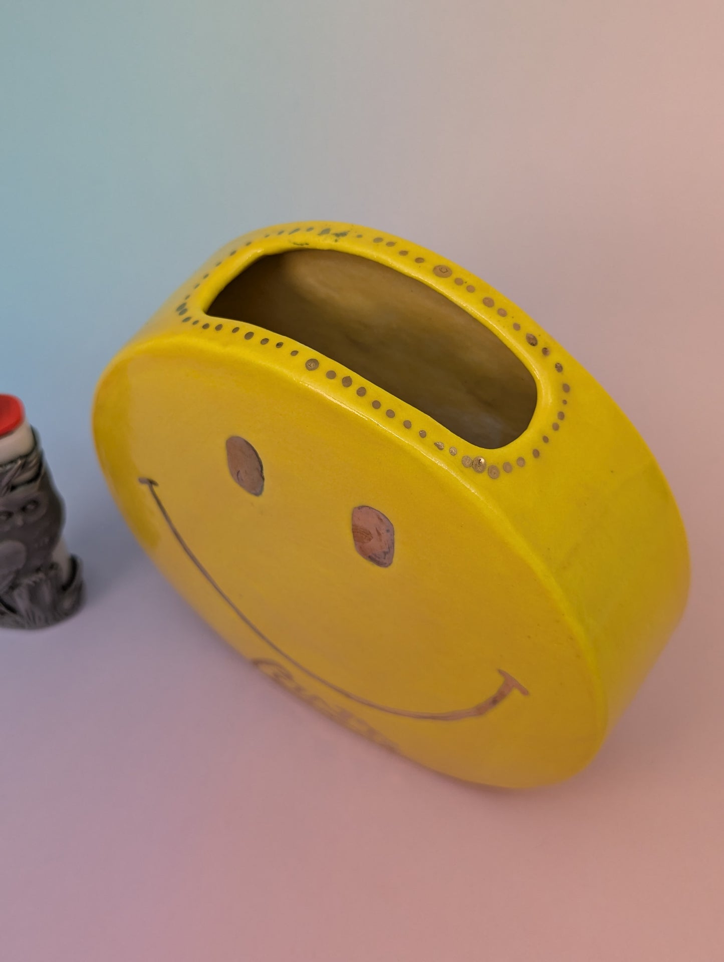 Cunty Smiley Face Vase