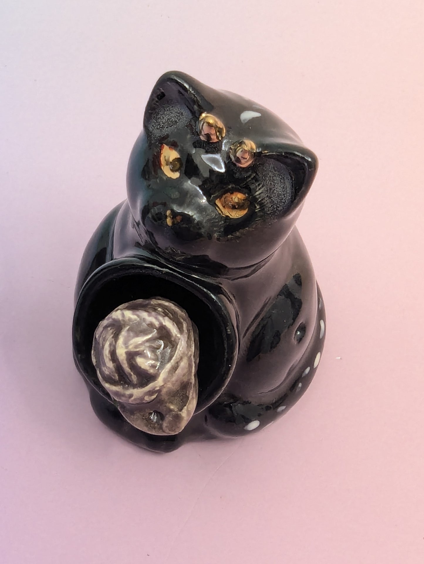Black Cat Pipe W/Yarn Ball Stopper