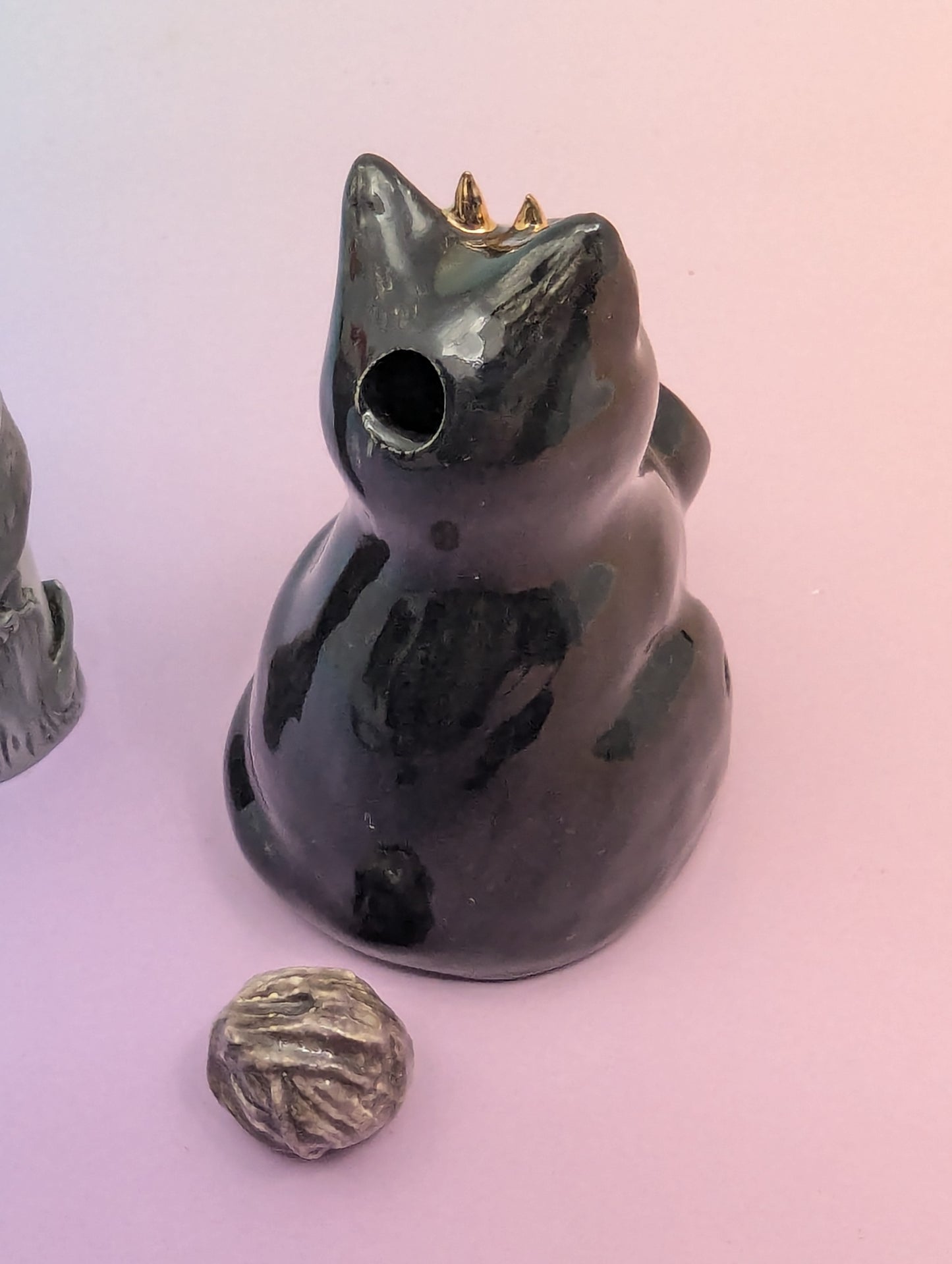 Black Cat Pipe W/Yarn Ball Stopper