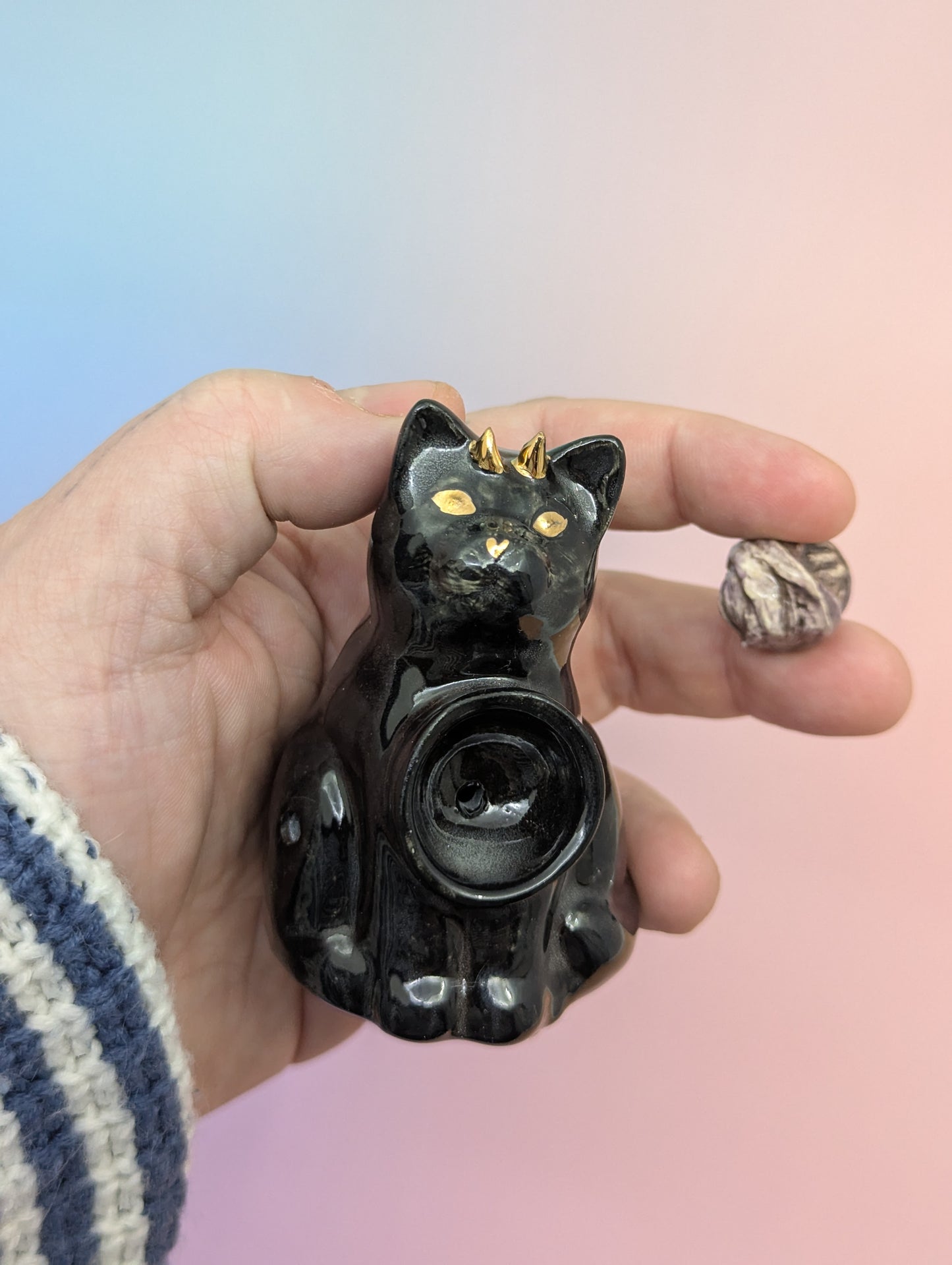 Black Cat Pipe W/Yarn Ball Stopper