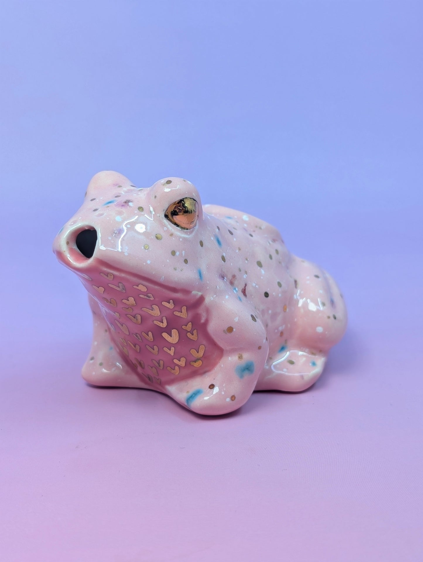 Froggy Pipe w/ Gold Glaze