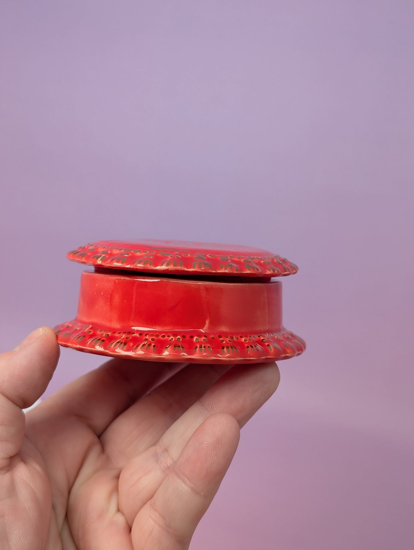 Cunt Frilled Heart Pillbox