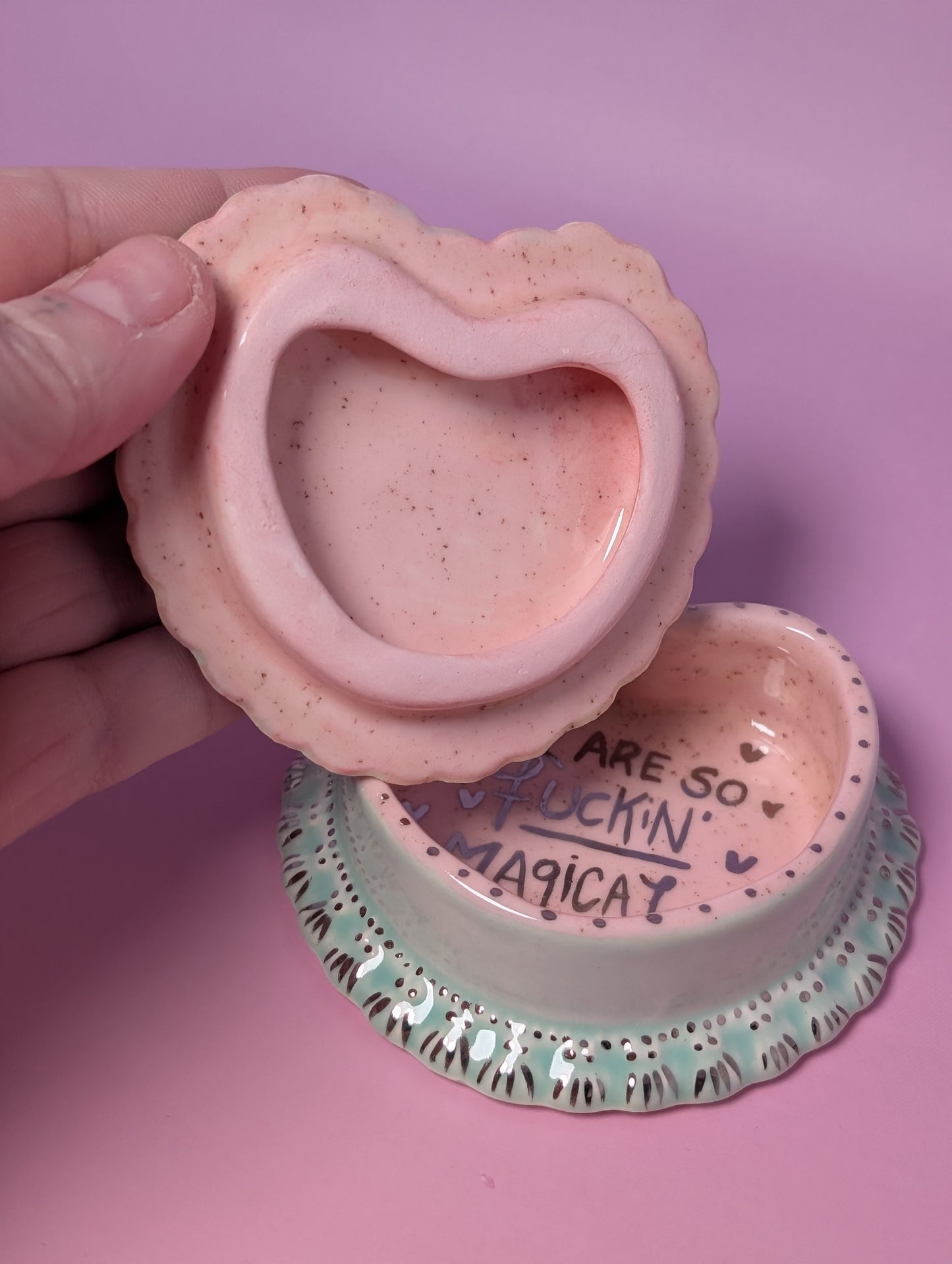 Cunty Frilled Heart Pillbox with Silver Glaze