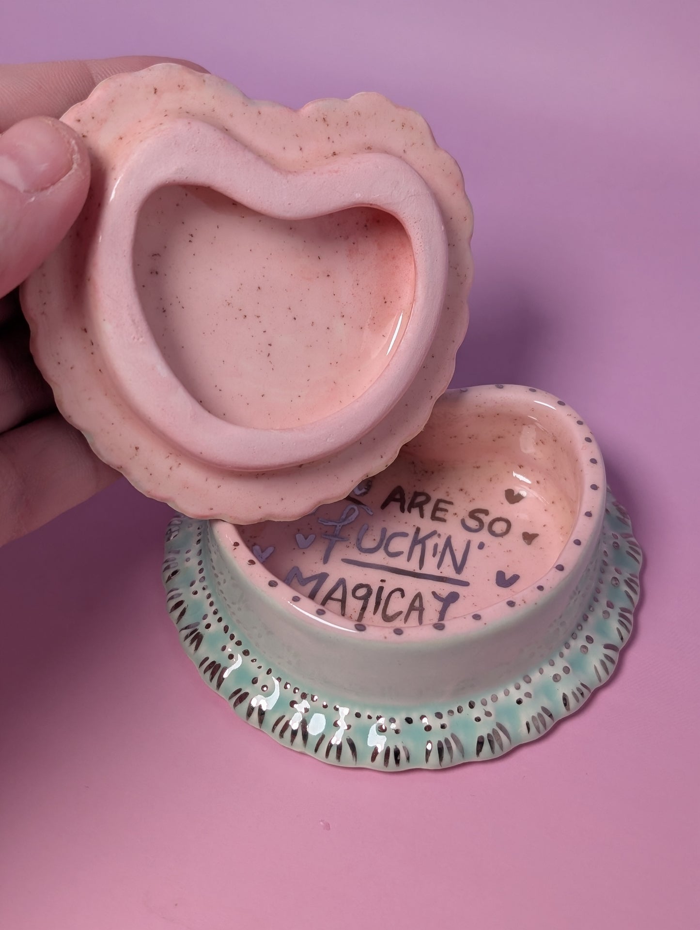 Cunty Frilled Heart Pillbox with Silver Glaze