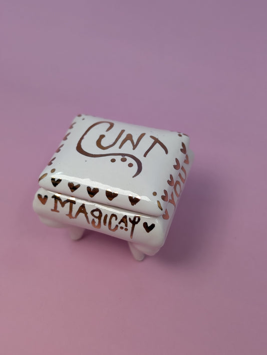 Tiny Cunty Pillbox