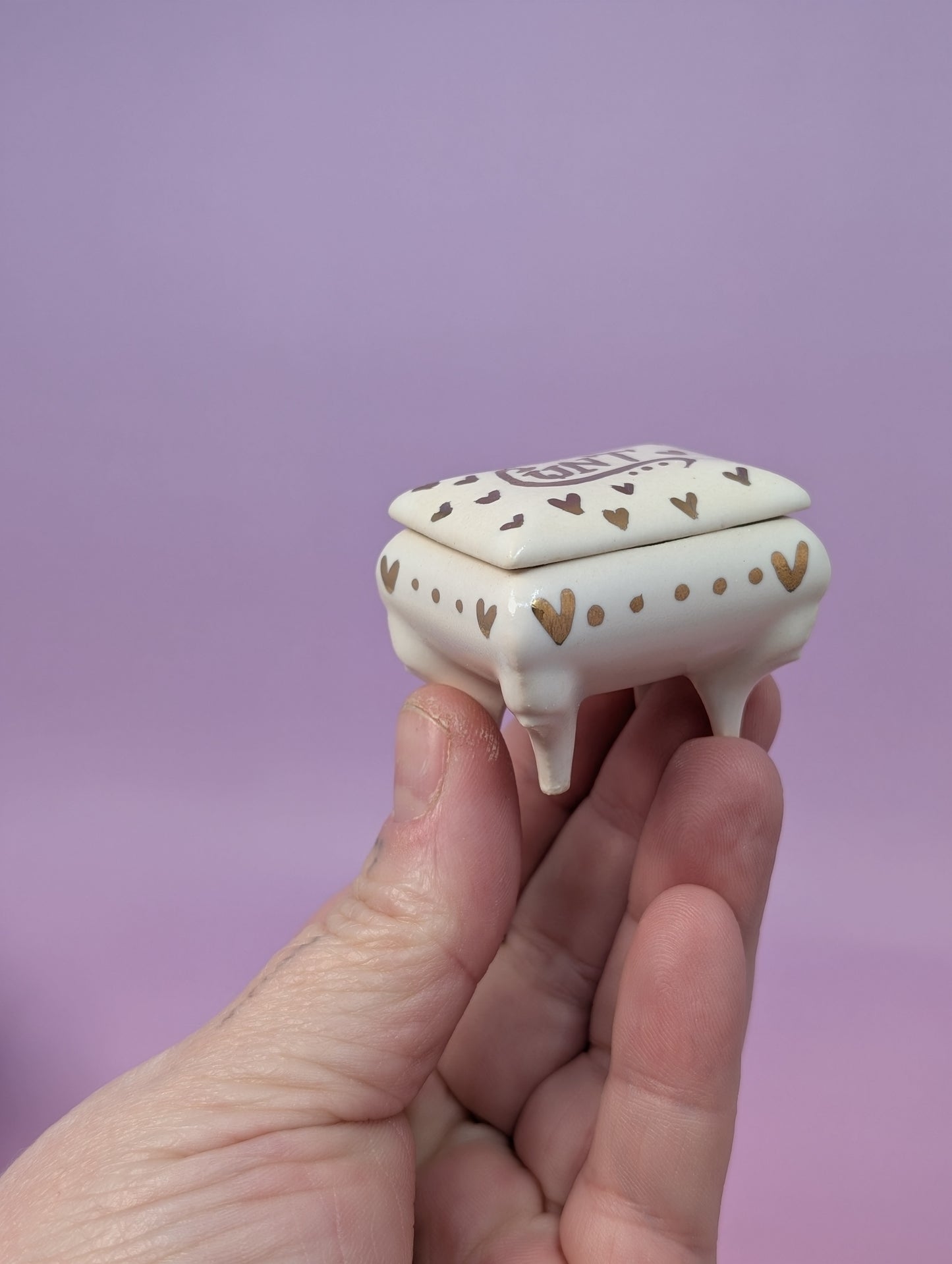 Tiny Cunty Pillbox