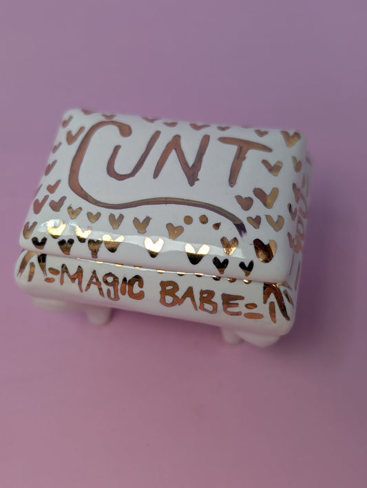 Tiny Cunty Pillbox