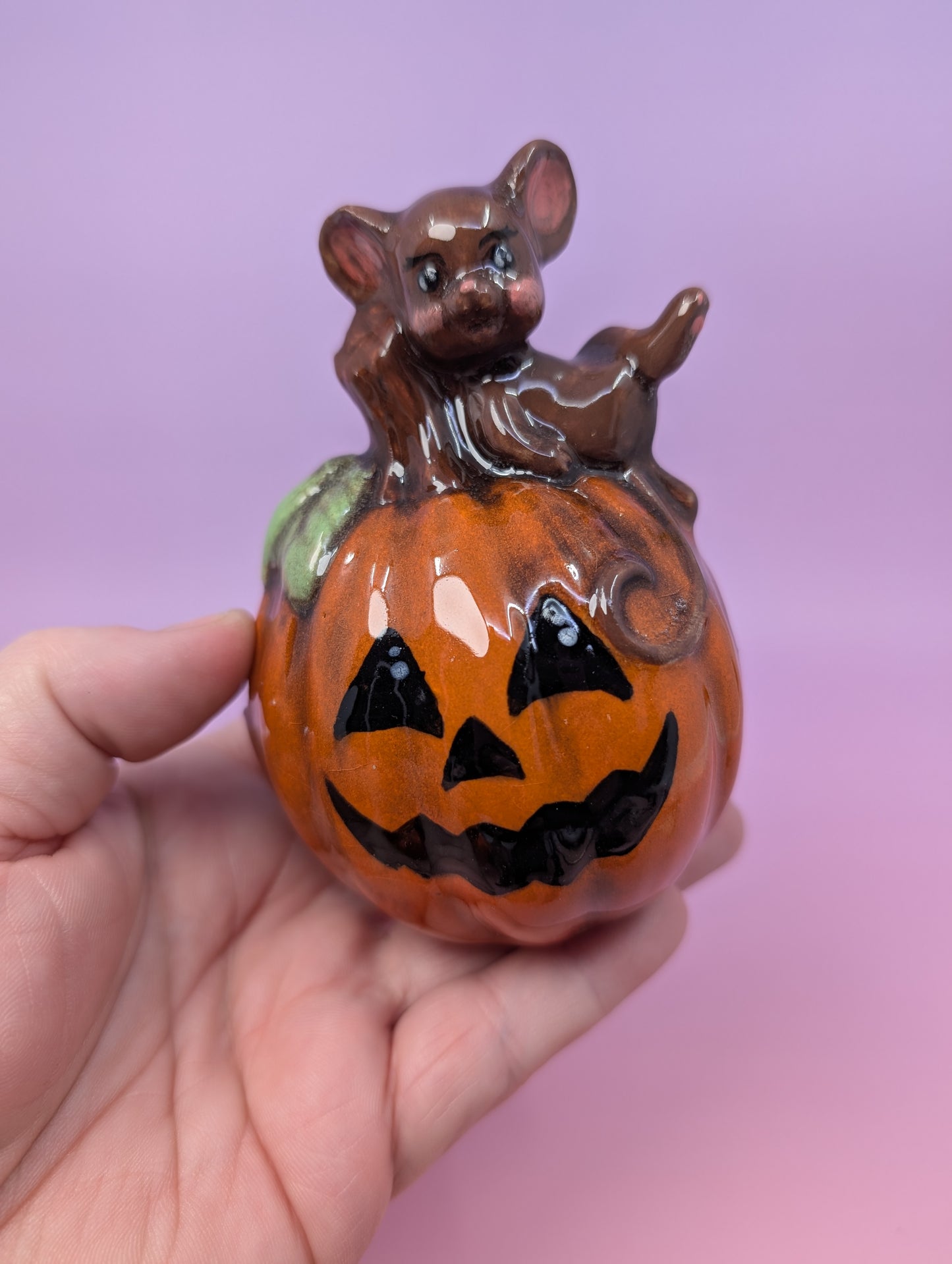 Mouse on Jack-o-Lantern Pipe