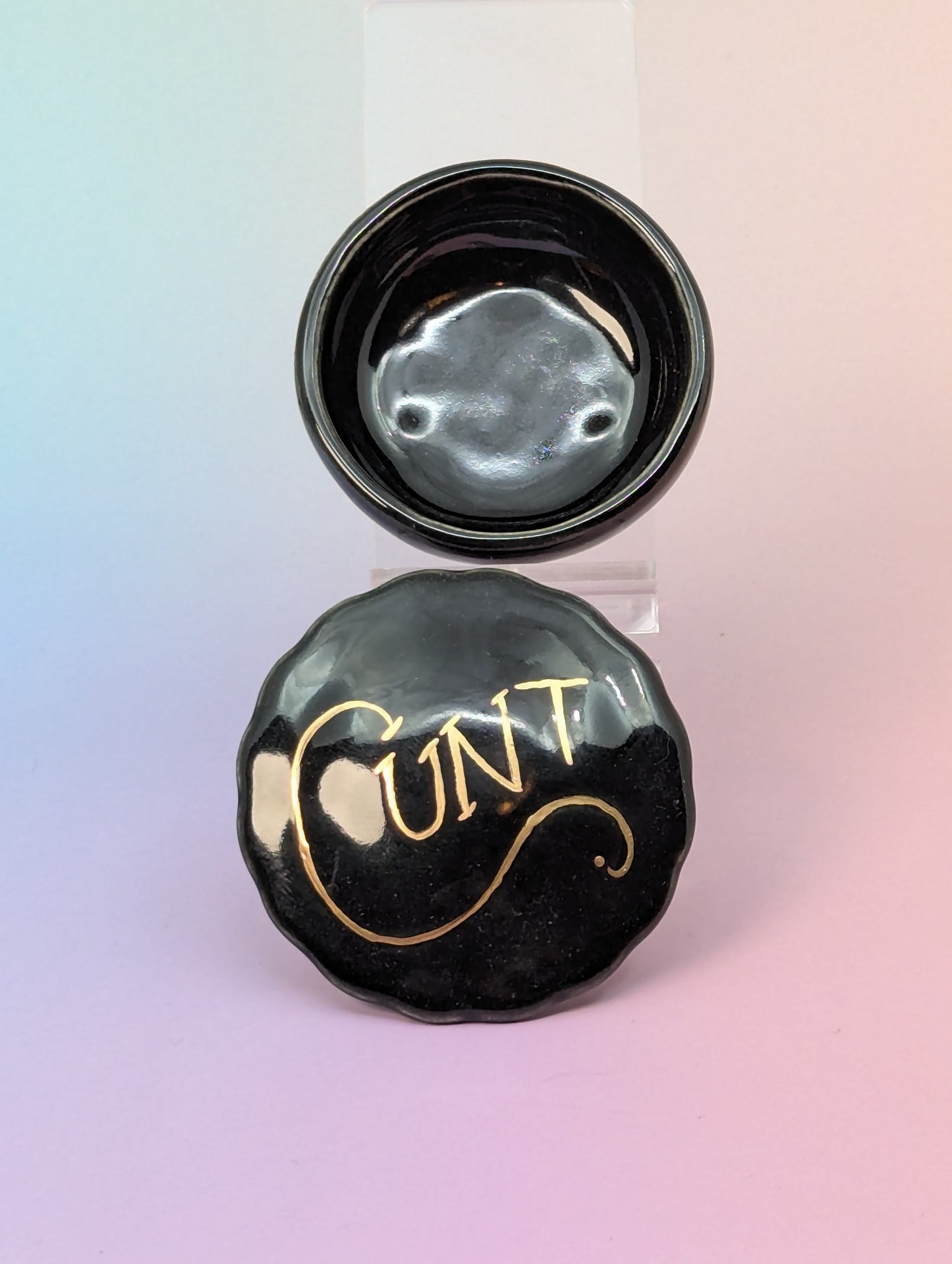 Cunt Round Scalloped Pillbox