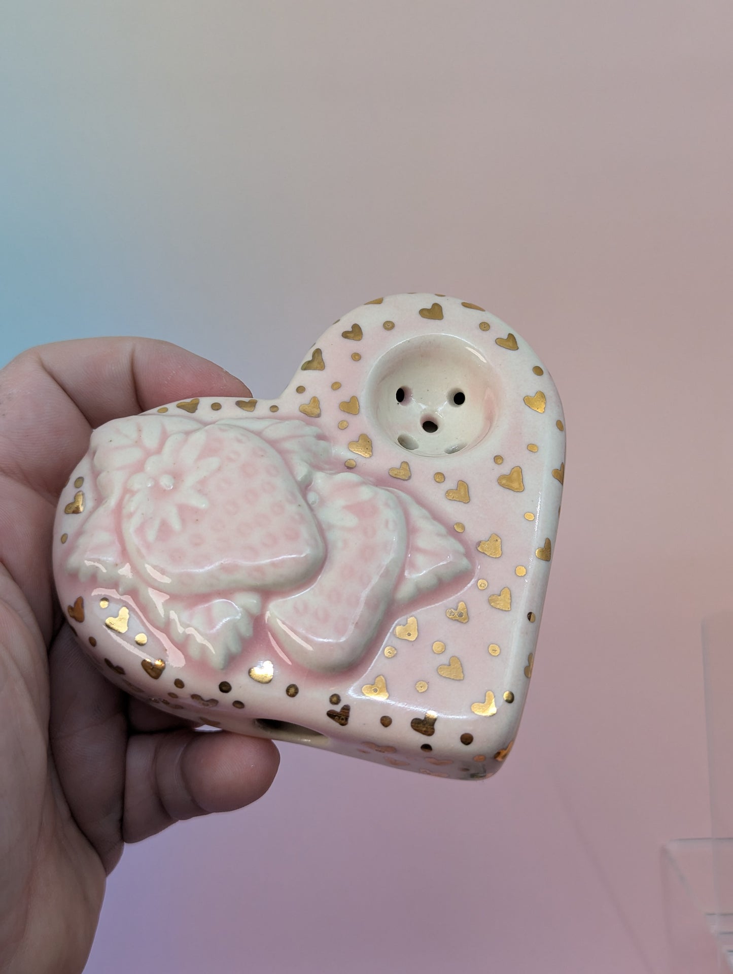 Strawberries on Heart Pipe