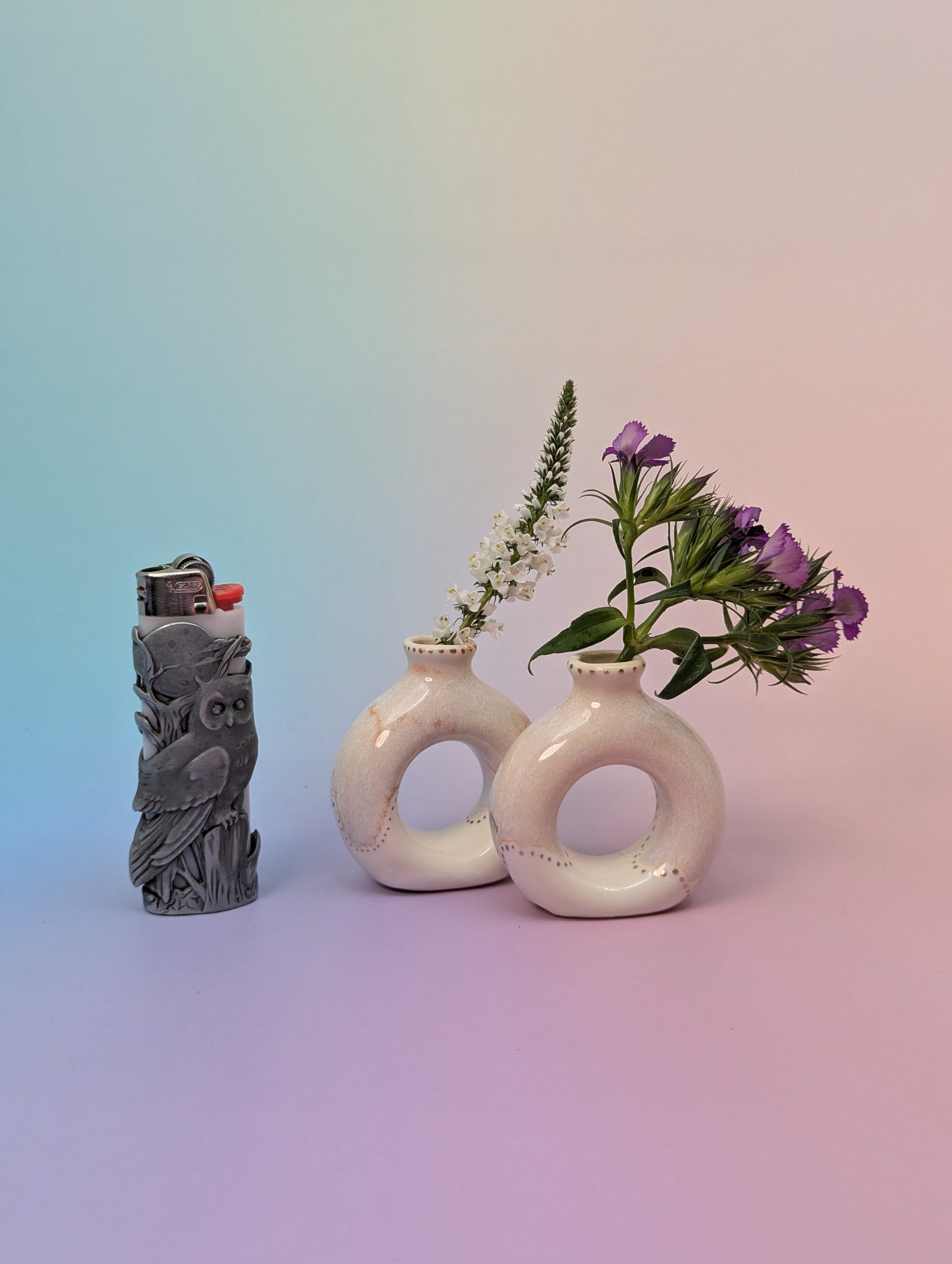 Cunty Bud Vase Napkin Rings w/ Gold Enamel Accents