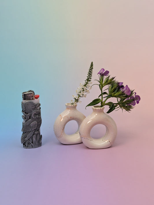 Cunty Bud Vase Napkin Rings w/ Gold Enamel Accents