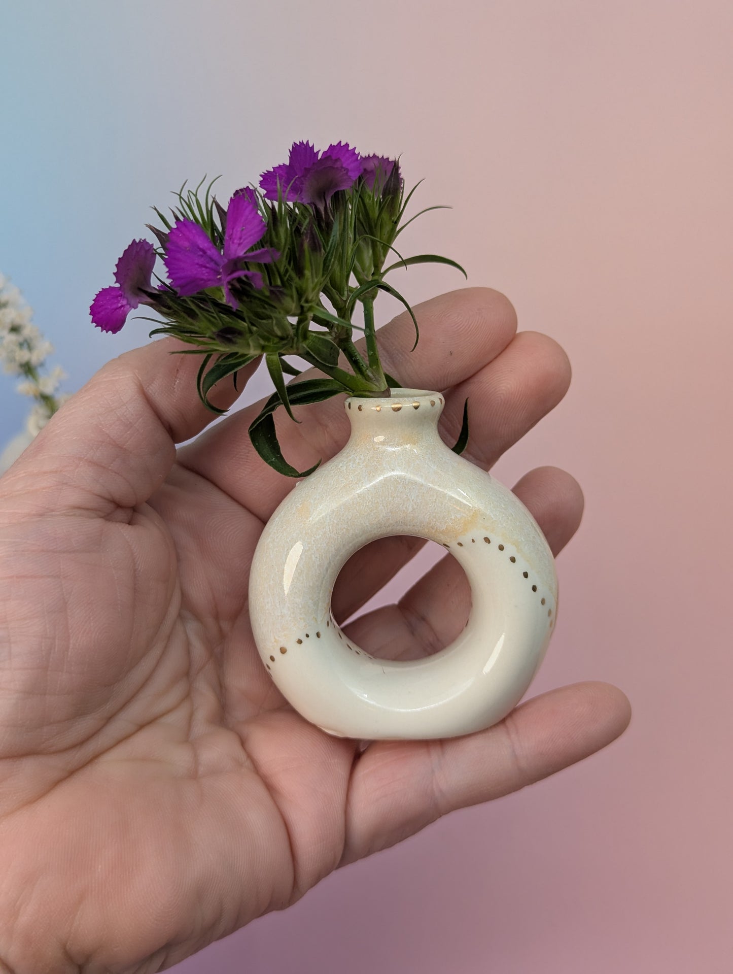 Cunty Bud Vase Napkin Rings w/ Gold Enamel Accents