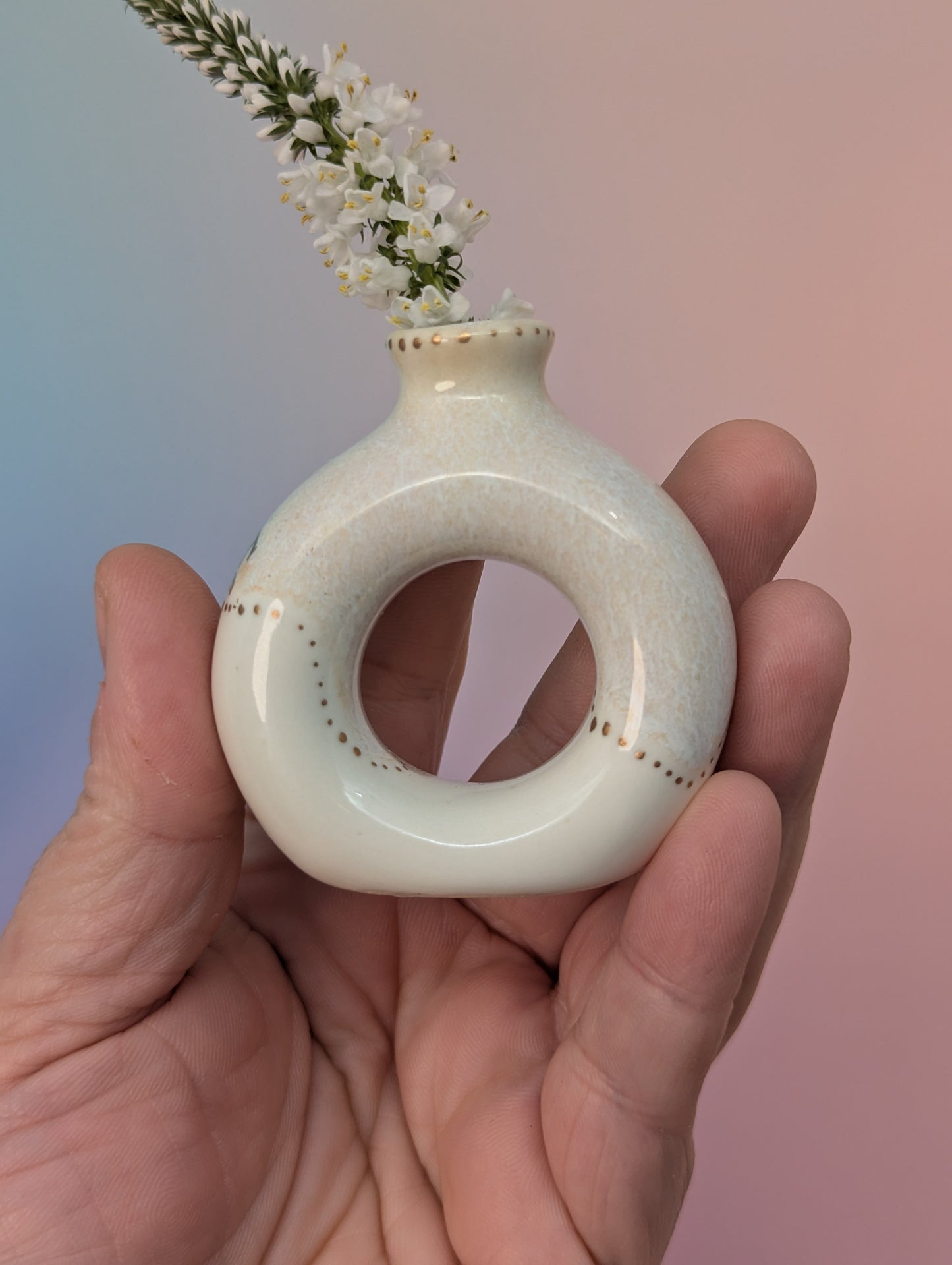 Cunty Bud Vase Napkin Rings w/ Gold Enamel Accents