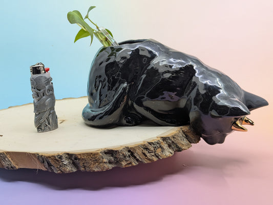 Devil Dink Planter W/Gold Horns