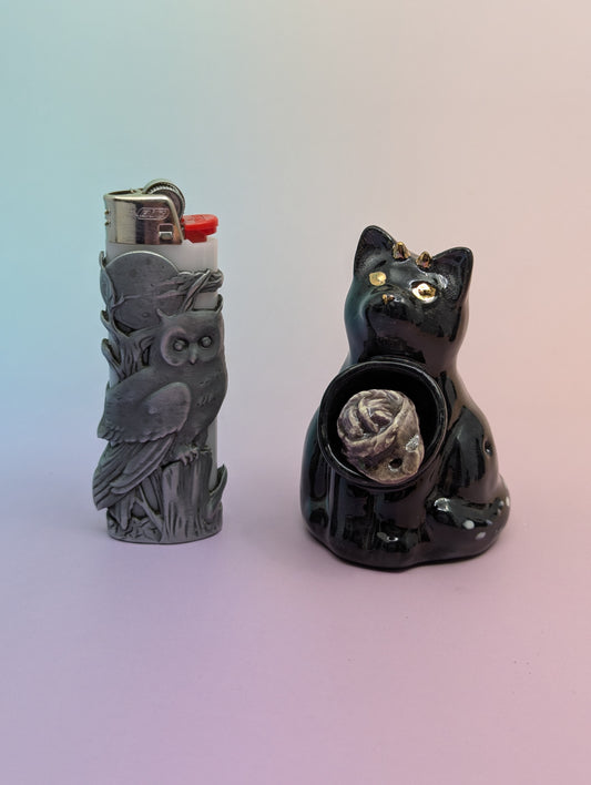 Black Cat Pipe W/Yarn Ball Stopper