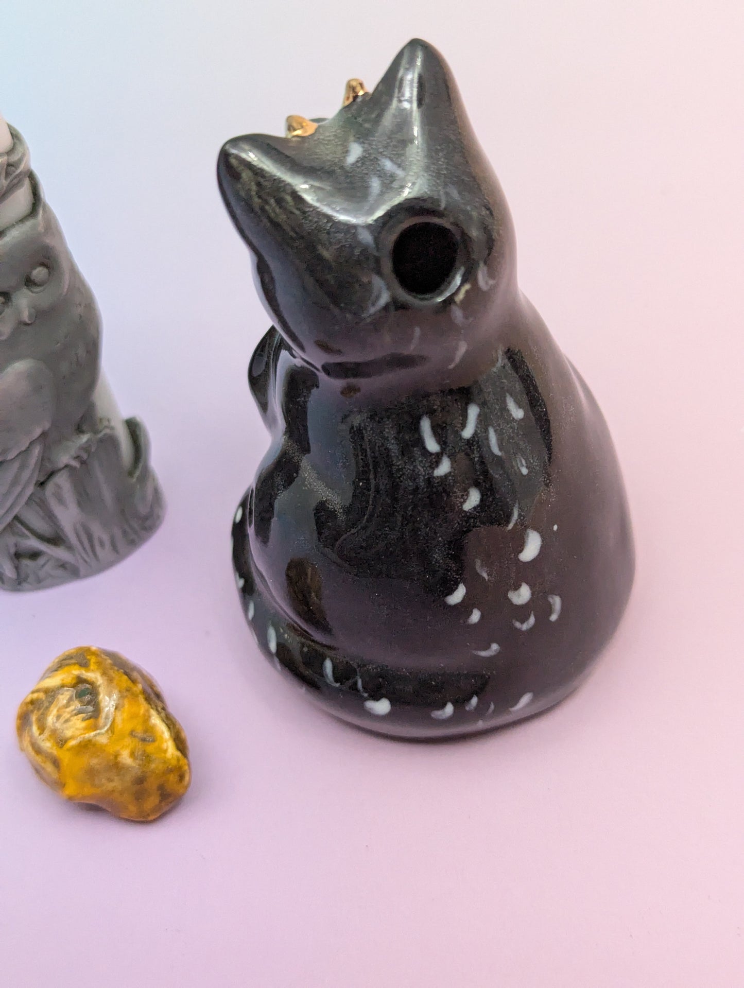Black Cat Pipe W/Yarn Ball Stopper