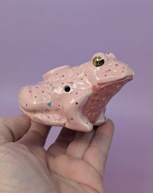 Froggy Pipe w/ Gold Glaze